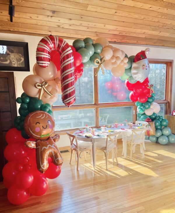 christmas balloon arche by pastelly