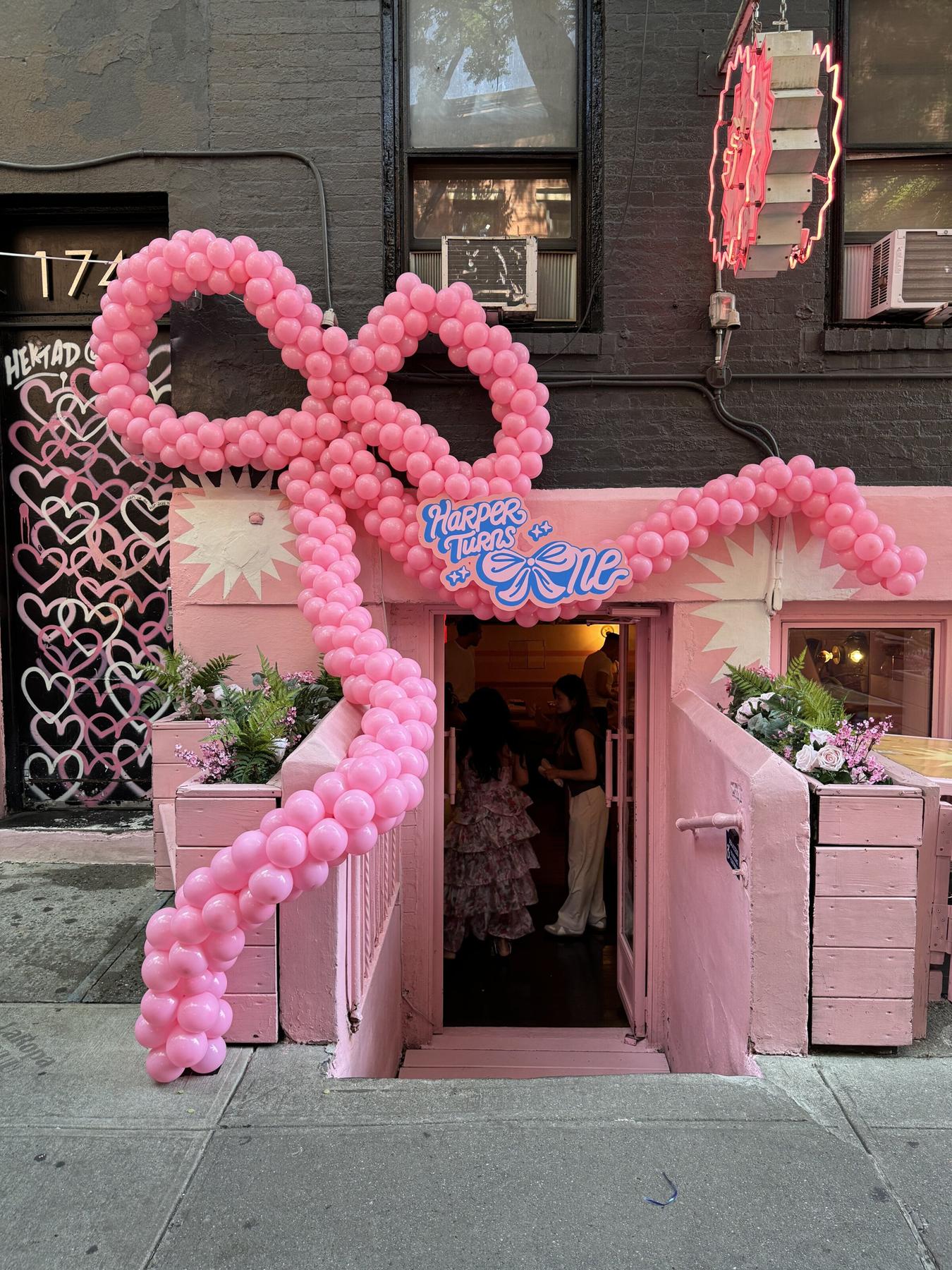 Balloon arch
