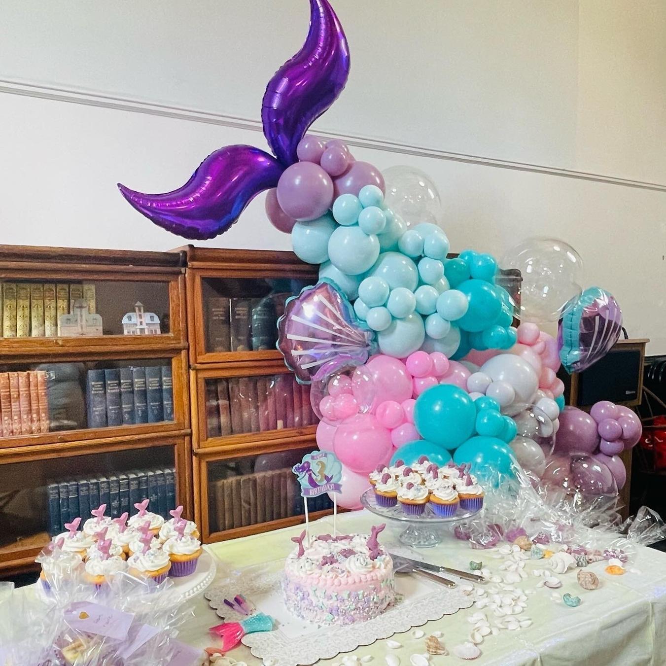 Birthday cupcake balloon display