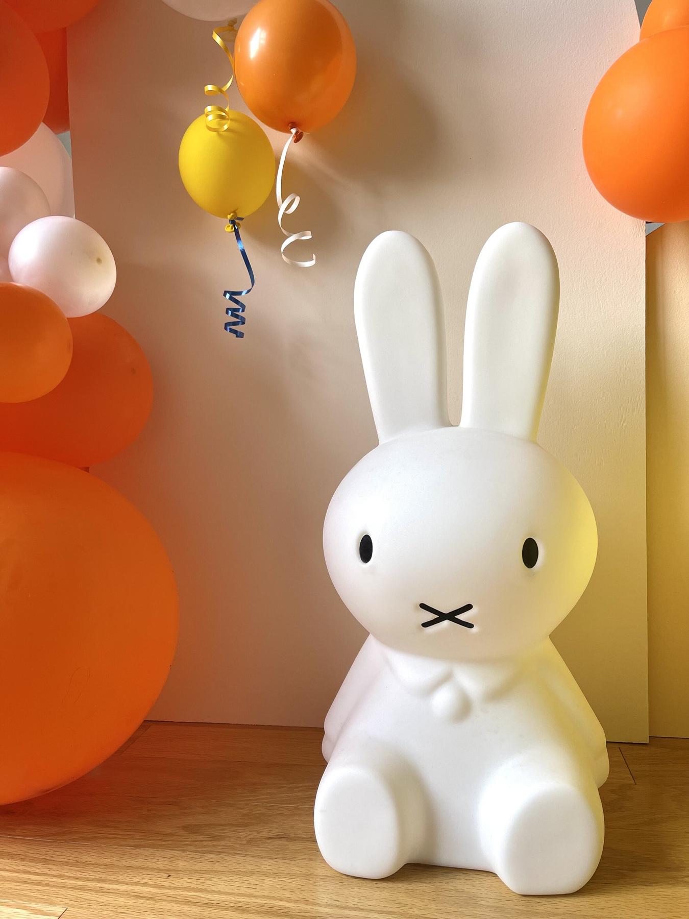 Easter bunny balloons