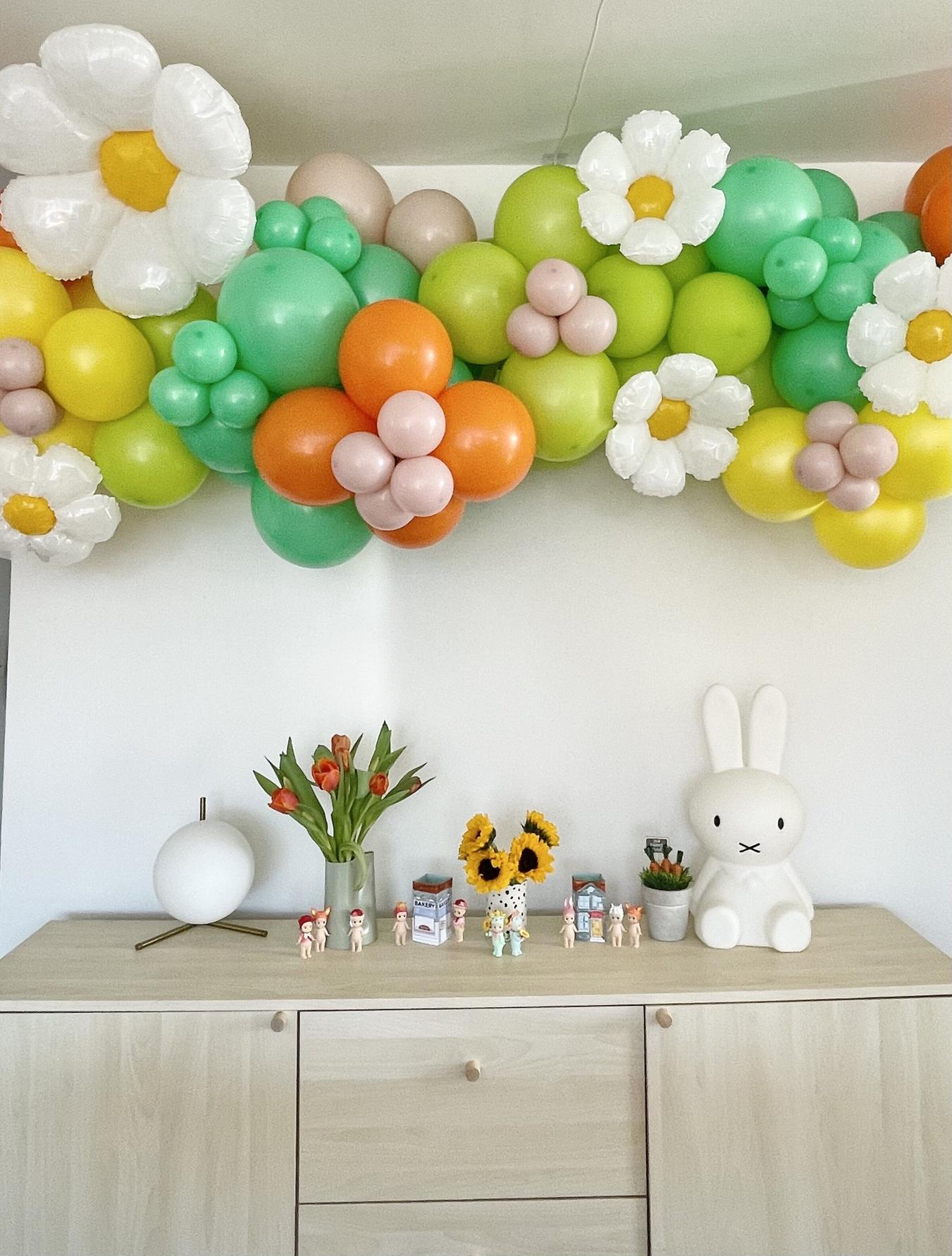 Easter display balloons