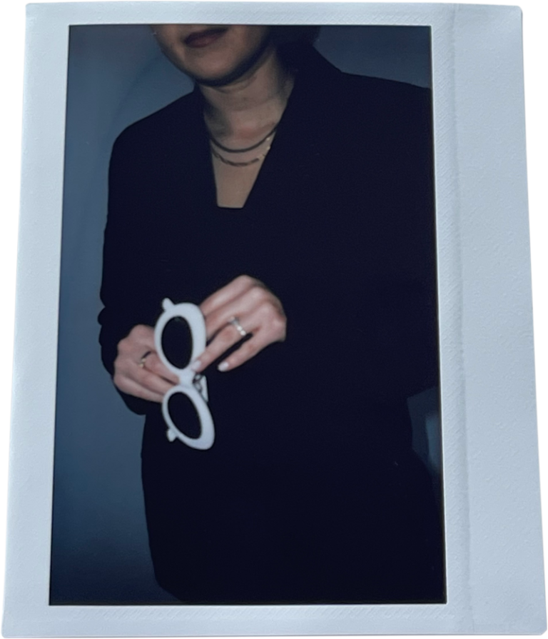 Elly of Pastelly in a polaroid frame